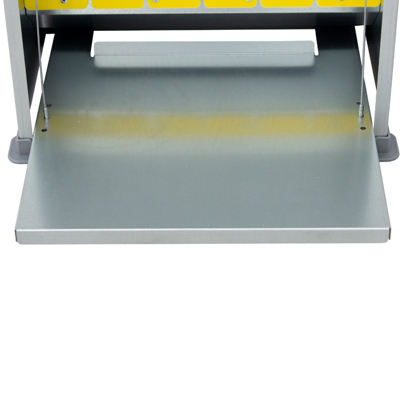 Futterautomat mit Trittklappe, Trittklappe Frontal