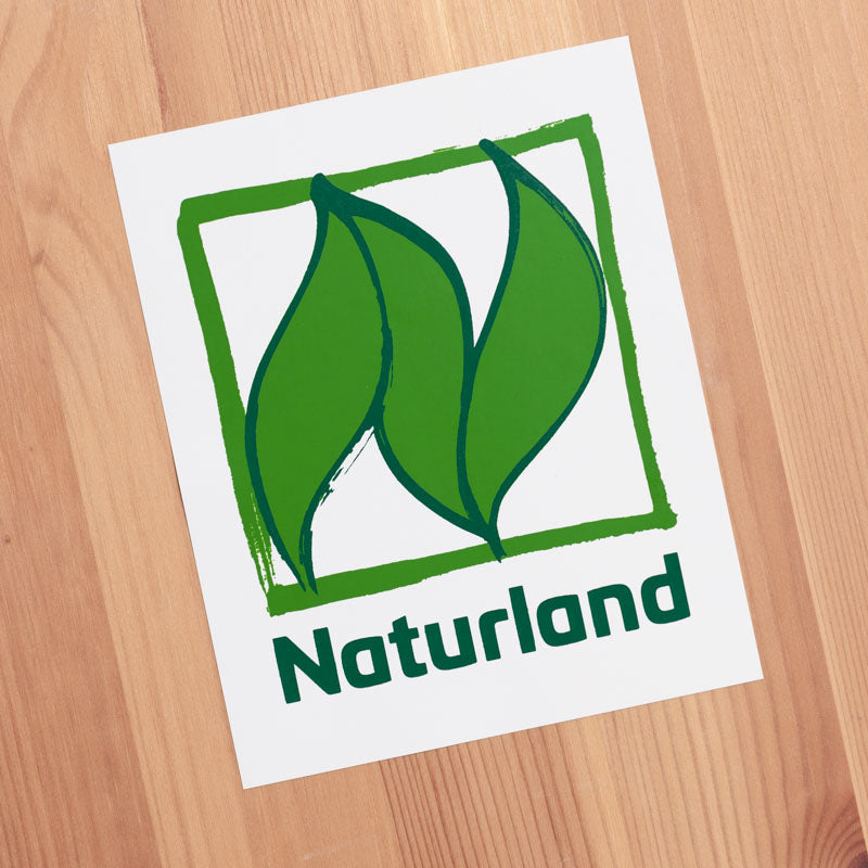 Naturland Etikett – Aufkleber mit farbigem Naturland Logo, aufgeklebt